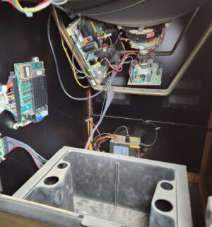 e133- full-sized commercial Multicade Mrs. Pac-Man/Galaga home arcade machine. Fully Tested/works - Image 7