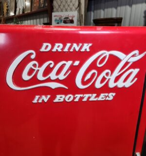 e138- 1960s The Vendo Coca-Cola Vendo 6-CV 6 case vertical cooler - Image 2