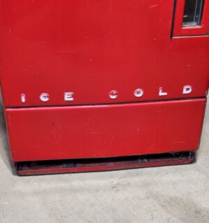 e138- 1960s The Vendo Coca-Cola Vendo 6-CV 6 case vertical cooler - Image 4