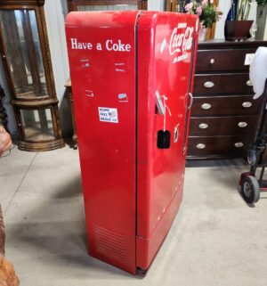 e138- 1960s The Vendo Coca-Cola Vendo 6-CV 6 case vertical cooler - Image 8