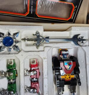 e142- Lionbot (Voltron) 1980s Chogokin Die-Cast 5-in-1 Robot set in its original packaging - Image 13