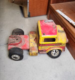 e141- 1940s Marx Hi-Way Express Van Lines pressed steel toy truck and trailer. - Image 6
