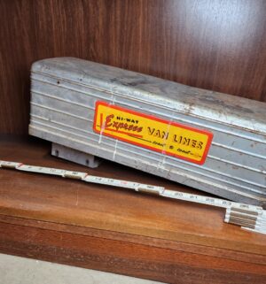 e141- 1940s Marx Hi-Way Express Van Lines pressed steel toy truck and trailer. - Image 10