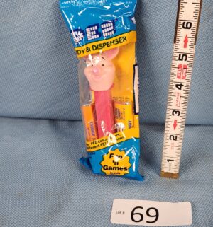 e69- Piglet Sealed Pez