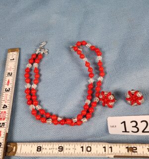 e132- Vintage Lucite Earring & necklace set