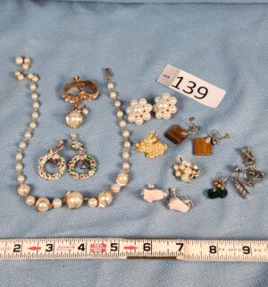 e139- vintage jewelry collection