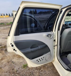 h340- (see video) 2006 Chrysler PT Cruiser Sport Wagon 4D. FWD 4-Cyl, 2.4L. Runs & Drives. Buyer to Smog. Bill of Sale only. - Image 10