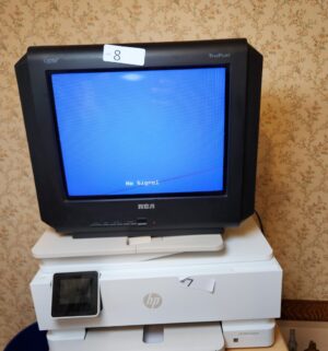 g8- Vintage RCA TruFlat TV 13 inch. Screen is good no lines, camera effect.