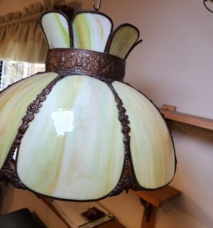 g10- vintage Tiffany-style slag glass hanging lamp. Great shape - Image 3