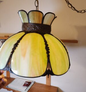 g10- vintage Tiffany-style slag glass hanging lamp. Great shape - Image 4