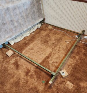 g13- Vintage Full Bed w/ box spring & frame. Must take all - Image 3