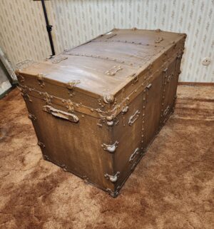 g15- Antique Steamer Trunk - Image 4