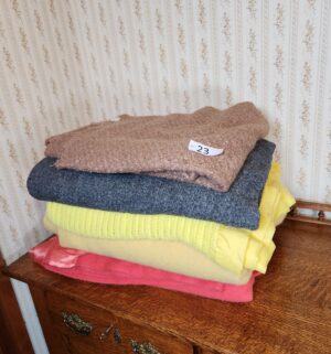 g23- vintage throw blankets