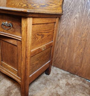 g24- Geo. Hillemann tiger oak washstand cabinet with drawers and original hardware - Image 5