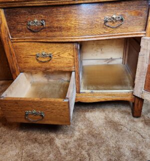 g24- Geo. Hillemann tiger oak washstand cabinet with drawers and original hardware - Image 6