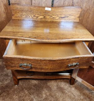g24- Geo. Hillemann tiger oak washstand cabinet with drawers and original hardware - Image 7