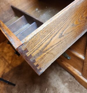 g25- Antique Tiger Oak Dresser. Amazing Condition - Image 7
