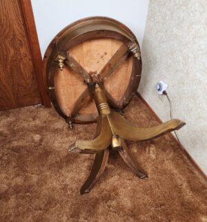 g27- Vintage oval accent table - Image 3