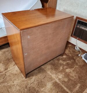 g29- Mid Century Maple Dresser Chest - Image 5