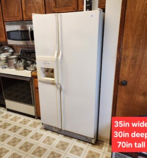 g42- KitchenAid Refrigerator w/ water/ice maker. Works Great. No contents