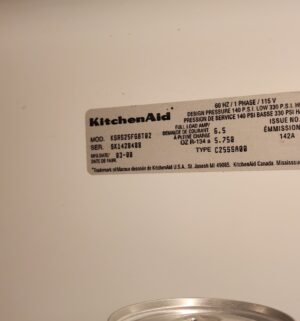 g42- KitchenAid Refrigerator w/ water/ice maker. Works Great. No contents - Image 6