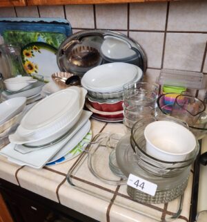 g44- misc kitchen items on counter