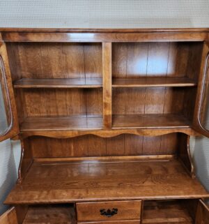 g66- Vintage Cal Shops 1 piece China Hutch. Great Condition - Image 4