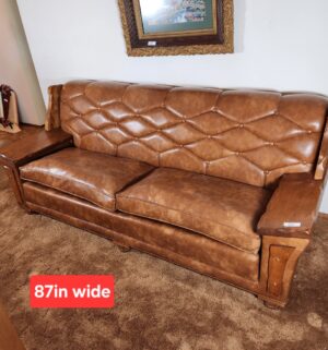 g69- Mid Century Brown Leather Tufted Sofa. Amazing Condition