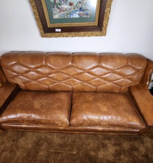 g69- Mid Century Brown Leather Tufted Sofa. Amazing Condition - Image 4