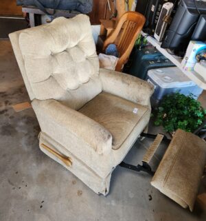 g90- La Z boy Recliner - Image 3