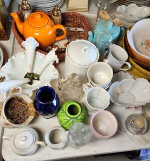 g102- misc dishes & items on table - Image 3