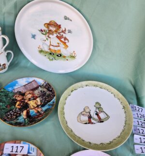 g117- collectible plates - Image 3