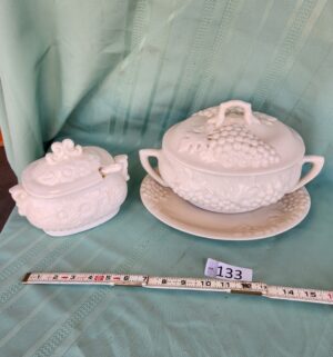 g133- soup tureen, gravy boat