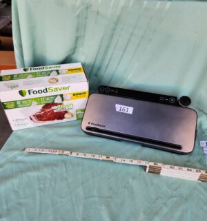 g161- Foodsaver w/ bags