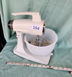 g164- vintage sunbeam mix master