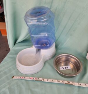 g174- pet water bowls
