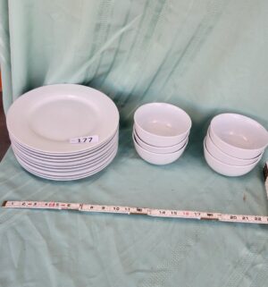 g177- simple dining dishes