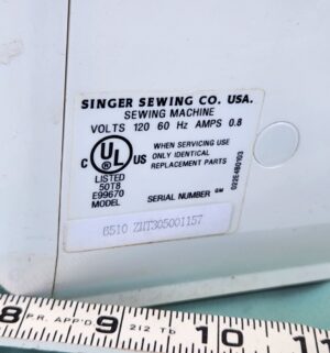 g178- singer scholastic E99670 Model Sewing Machine - Image 3