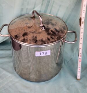 g179- large stock pot