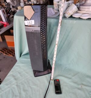 g182- lasko heater w/ remote