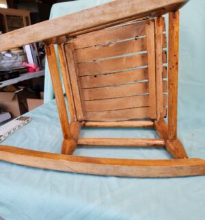 g186- vintage sm childs rocker - Image 3