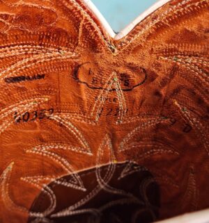 g187- size 9 boots - Image 3