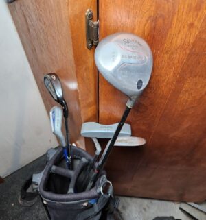 g199- golf bags w/ clubs - Image 3