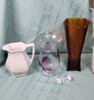 g225- vintage vases
