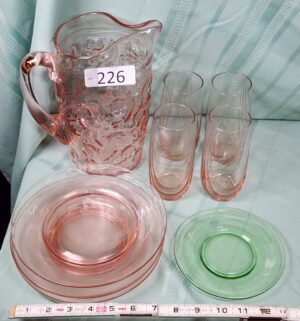 g226- vintage depression glass dishes