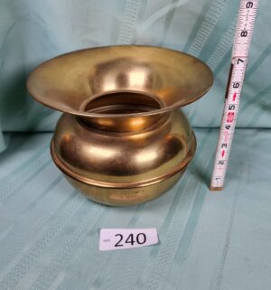 g240- vintage brass spittoon. England