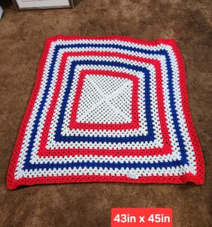 g271- red/white/blue knitted blanket