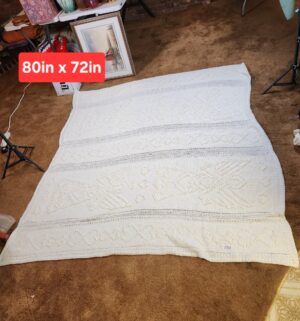 g290- Very large angel knited blanket