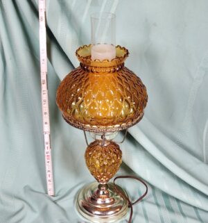 g295- Fenton Aladdin Diamond Quilted pattern lamp