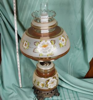 g297- hand-painted Gone With the Wind parlor lamp